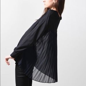 Kai Aakmann Pleated Back Chiffon Blouse Crewneck Zip Drop Shoulder Size M Black